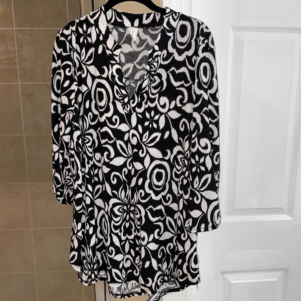 Black and White Floral Top